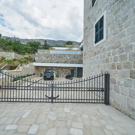 Exclusive Amara, Heated Pool - Sea View Jesenice (Split-Dalmatia)