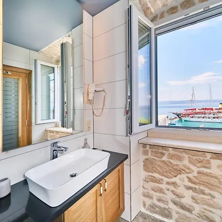 Exclusive Amara, Heated Pool - Sea View Jesenice (Split-Dalmatia)