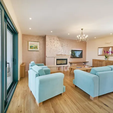 Exclusive Amara, Heated Pool - Sea View Vila *