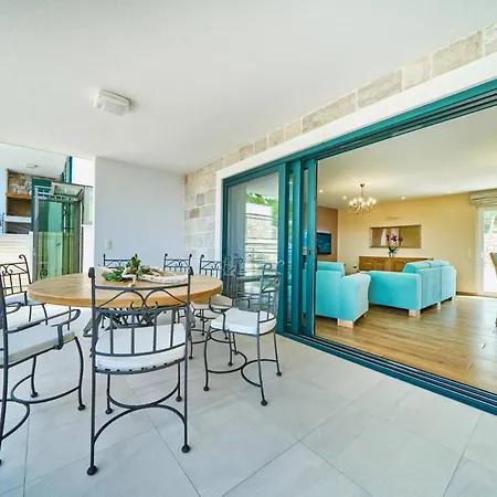 Vila Exclusive Amara, Heated Pool - Sea View Jesenice (Split-Dalmatia)