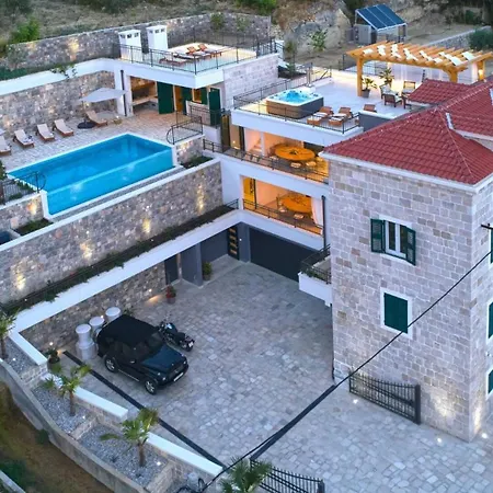 Exclusive Amara, Heated Pool - Sea View * Jesenice (Split-Dalmatia)