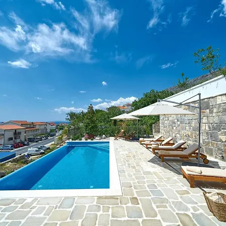 Villa Exclusive Amara, Heated Pool - Sea View Jesenice (Split-Dalmatia)