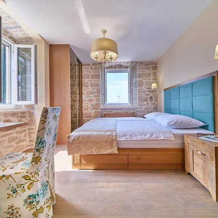 Exclusive Amara, Heated Pool - Sea View Villa Jesenice (Split-Dalmatia)