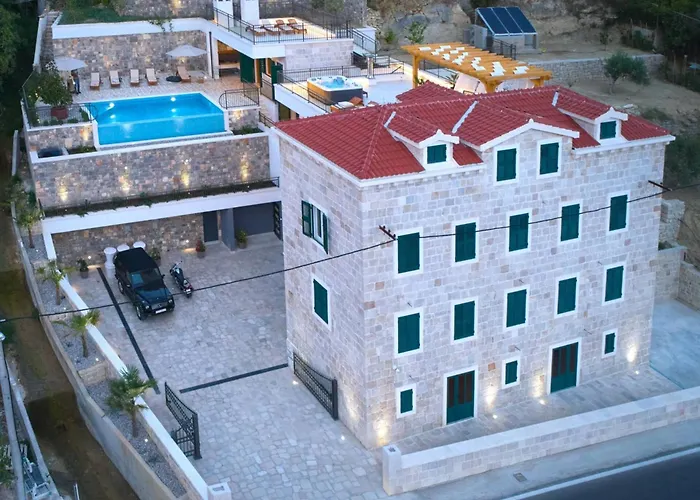Exclusive Amara, Heated Pool - Sea View 예세니체